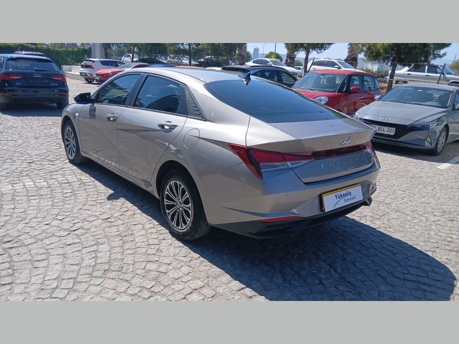 2021 Benzin Otomatik Hyundai Elantra Füme Yükseliş Nakil Araçları Turizm Ticaret ve Sanayi Anonim Şirketi