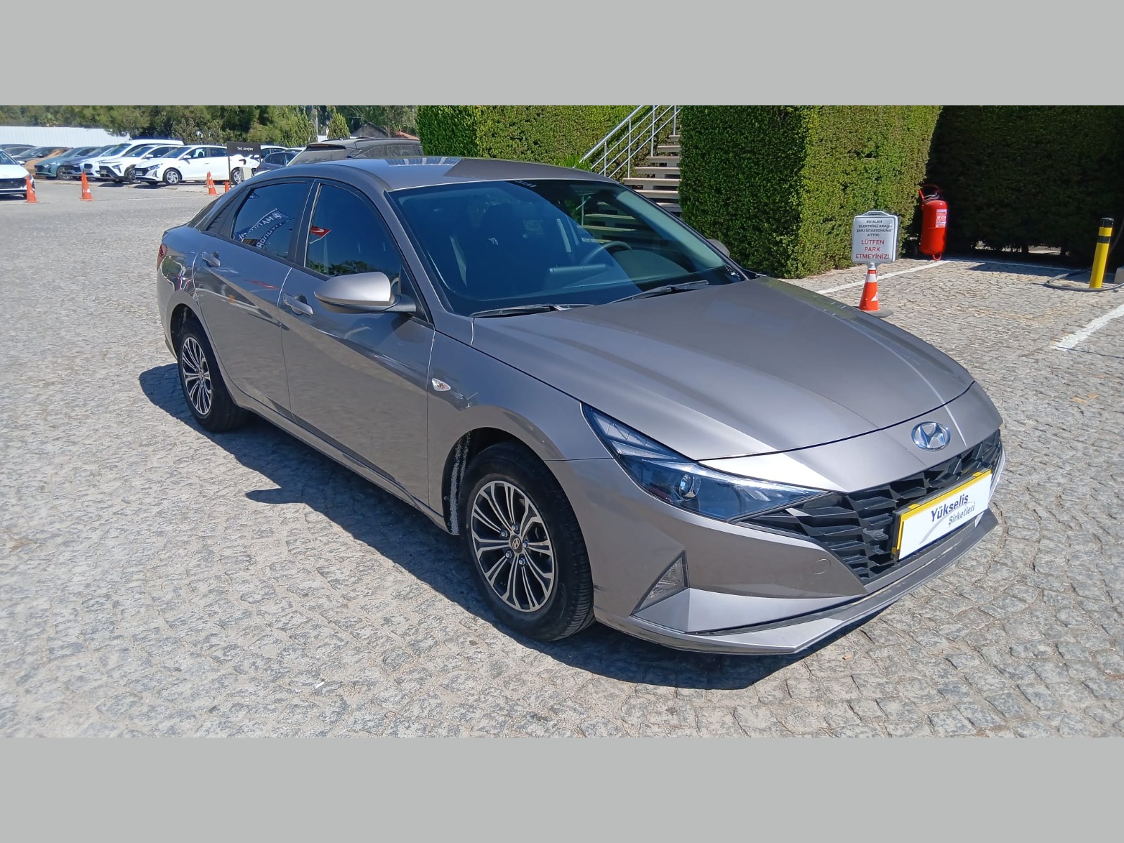 2021 Benzin Otomatik Hyundai Elantra Füme Yükseliş Nakil Araçları Turizm Ticaret ve Sanayi Anonim Şirketi