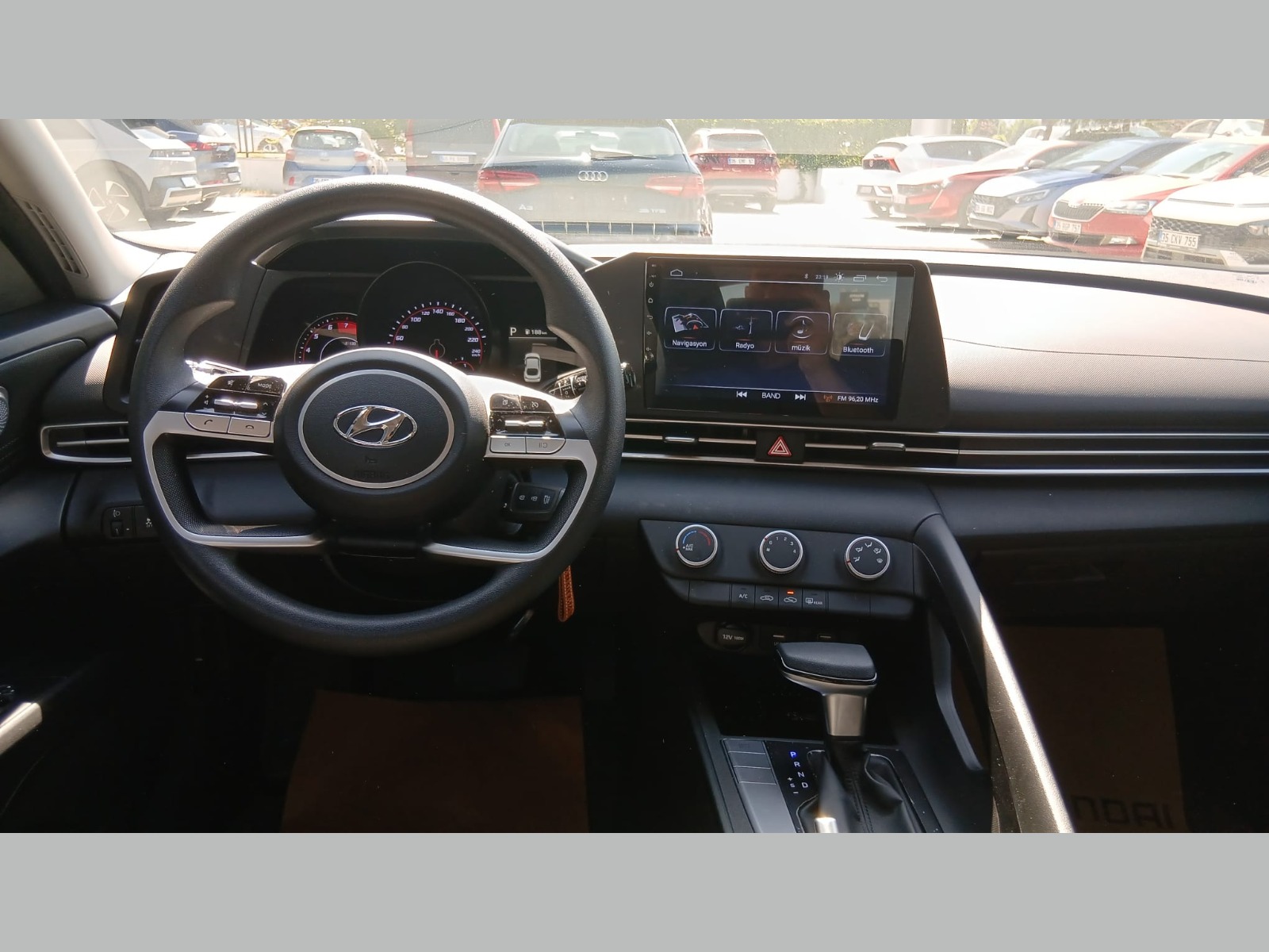 2021 Benzin Otomatik Hyundai Elantra Füme Yükseliş Nakil Araçları Turizm Ticaret ve Sanayi Anonim Şirketi