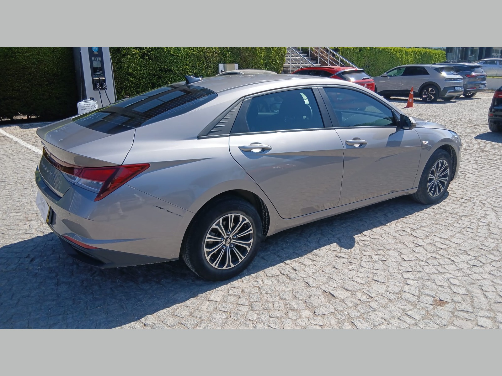 2021 Benzin Otomatik Hyundai Elantra Füme Yükseliş Nakil Araçları Turizm Ticaret ve Sanayi Anonim Şirketi