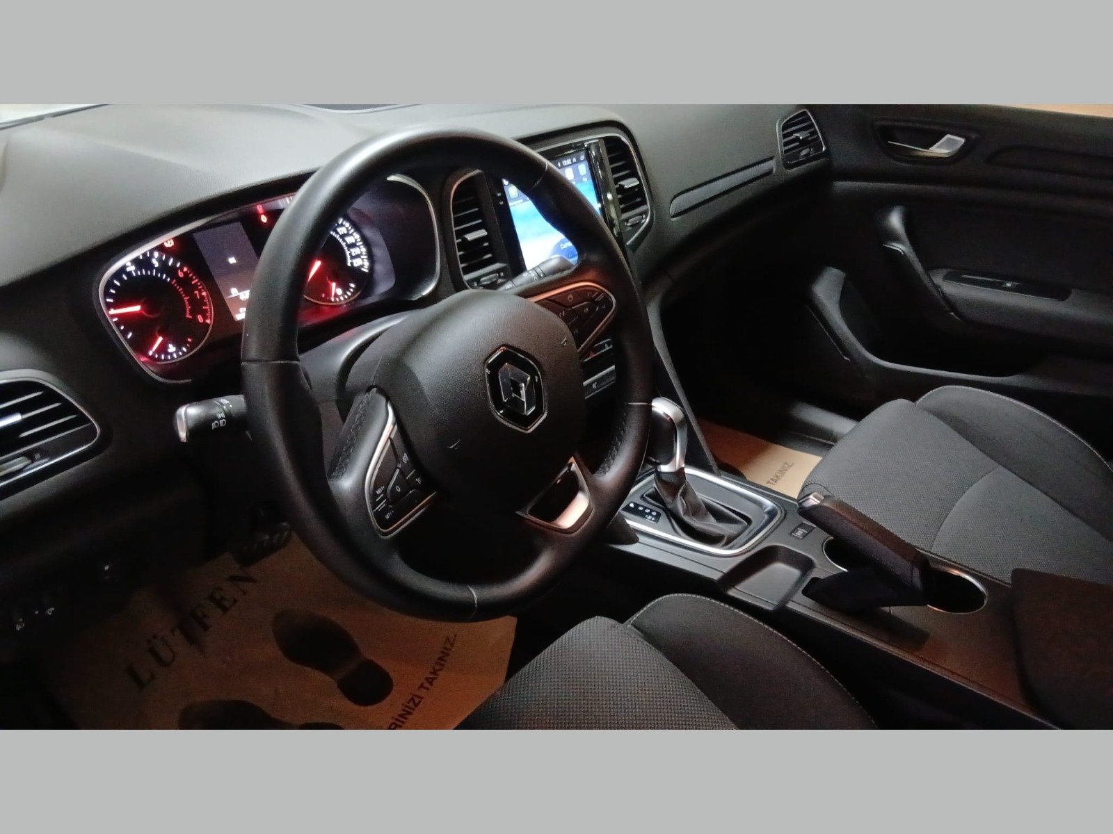 2022 Benzin Otomatik Renault Megane Beyaz Yükseliş Nakil Araçları Turizm Ticaret ve Sanayi Anonim Şirketi