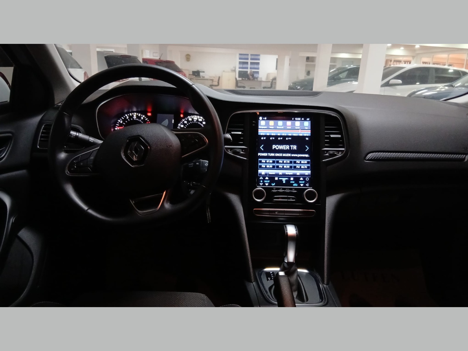 2022 Benzin Otomatik Renault Megane Beyaz Yükseliş Nakil Araçları Turizm Ticaret ve Sanayi Anonim Şirketi