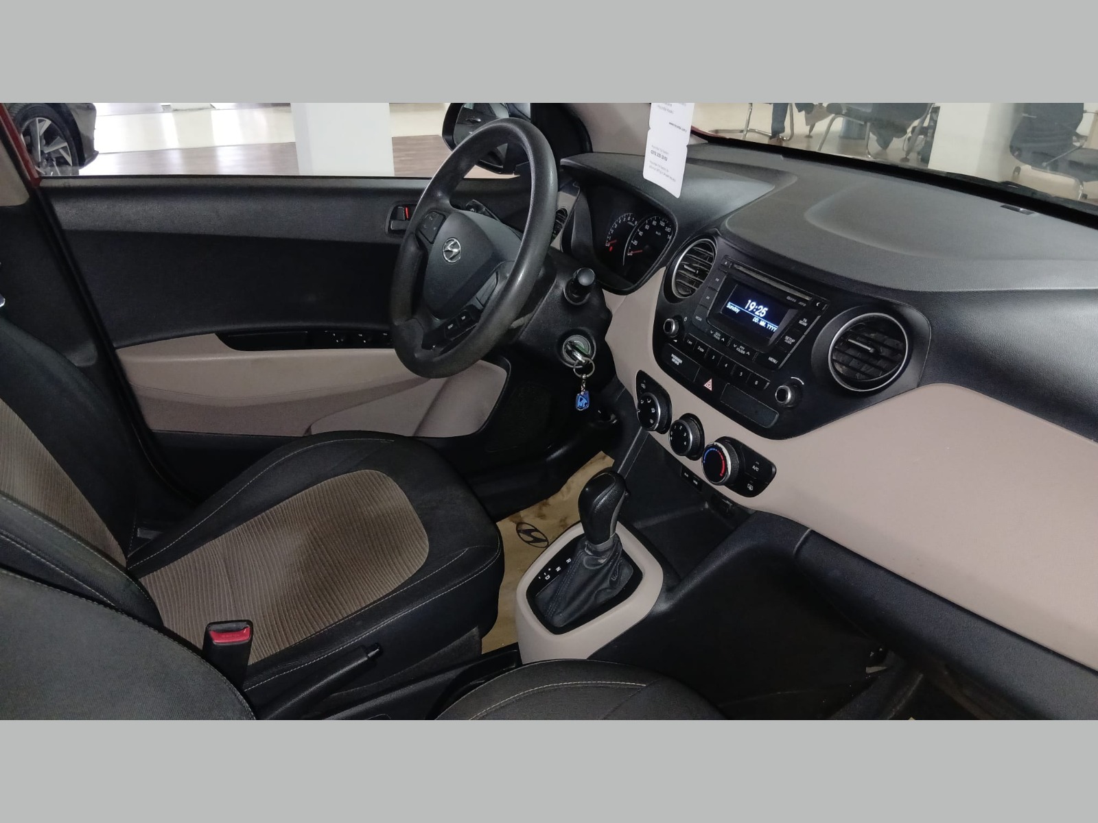 2015 Benzin Otomatik Hyundai i10 Kırmızı Yükseliş Nakil Araçları Turizm Ticaret ve Sanayi Anonim Şirketi