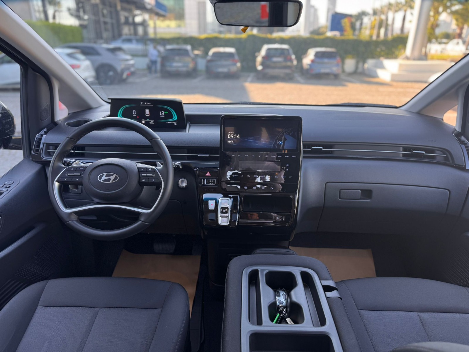 2.El Hyundai Staria Minibüs 1.6 T-GDI HEV Elite Otomatik | Otomatik & Hybrid | Siyah | İzmir.2el 2024 Hybrid Otomatik Hyundai Staria Siyah Yükseliş Nakil Araçları Turizm Ticaret ve Sanayi Anonim Şirketi