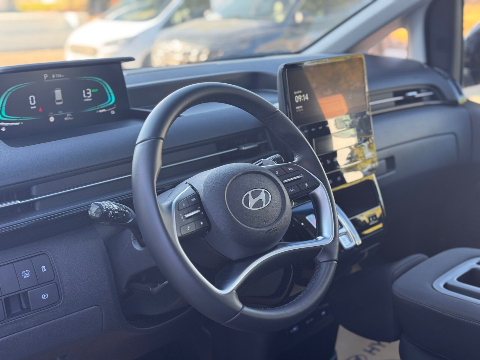2.El Hyundai Staria Minibüs 1.6 T-GDI HEV Elite Otomatik | Otomatik & Hybrid | Siyah | İzmir.2el 2024 Hybrid Otomatik Hyundai Staria Siyah Yükseliş Nakil Araçları Turizm Ticaret ve Sanayi Anonim Şirketi