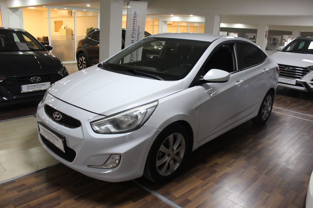 2018 Dizel Otomatik Hyundai Accent Blue Beyaz Yükseliş Nakil Araçları Turizm Ticaret ve Sanayi Anonim Şirketi