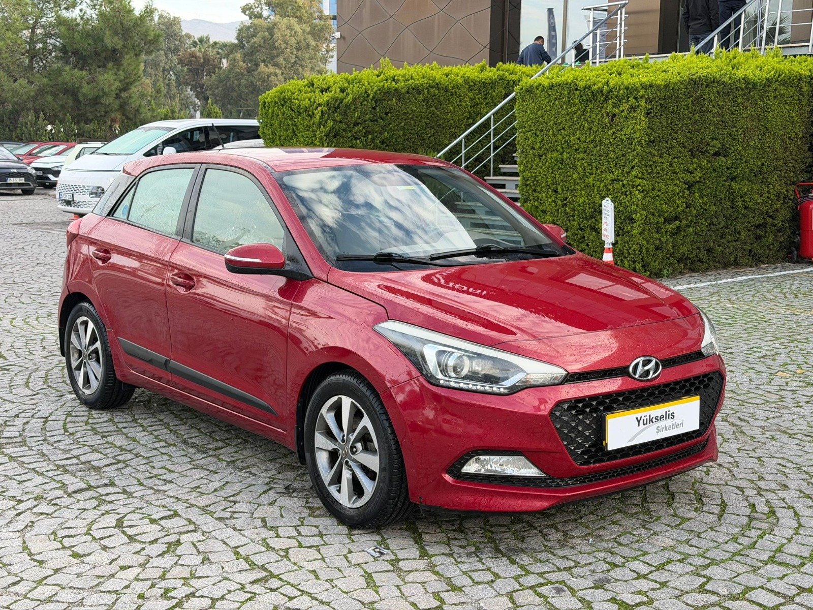 2.El Hyundai i20 Hatchback 1.4 MPI Elite Otomatik | Otomatik & Benzin | Kırmızı | İzmir.2el 2016 Benzin Otomatik Hyundai i20 Kırmızı Yükseliş Nakil Araçları Turizm Ticaret ve Sanayi Anonim Şirketi