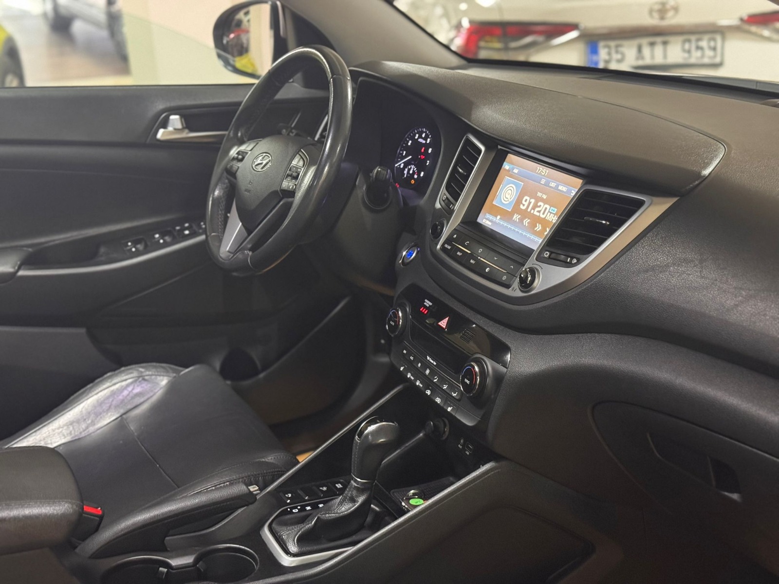 2.El Hyundai Tucson SUV 1.6 T-GDI 4x2 Elite DCT | Otomatik & Benzin | Bej | İzmir.2el 2016 Benzin Otomatik Hyundai Tucson Bej Yükseliş Nakil Araçları Turizm Ticaret ve Sanayi Anonim Şirketi