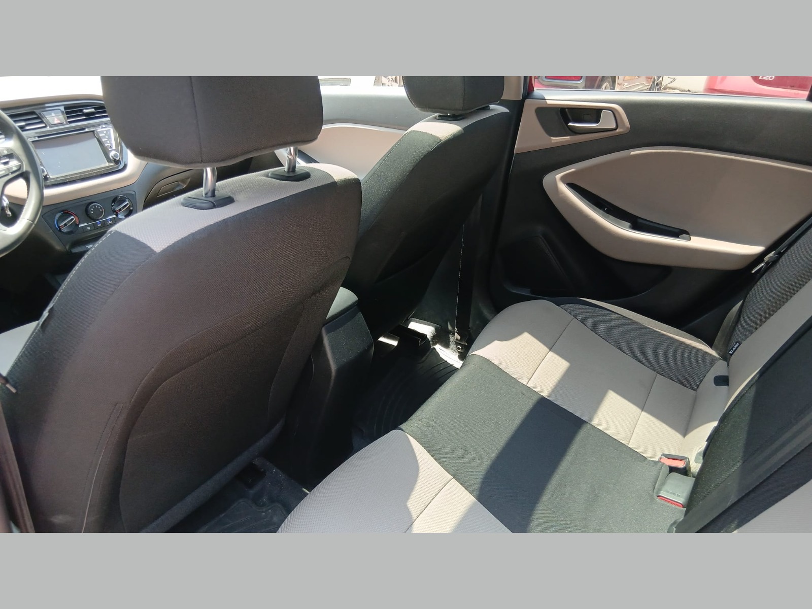 2017 Benzin + LPG Otomatik Hyundai i20 Kırmızı Yükseliş Nakil Araçları Turizm Ticaret ve Sanayi Anonim Şirketi