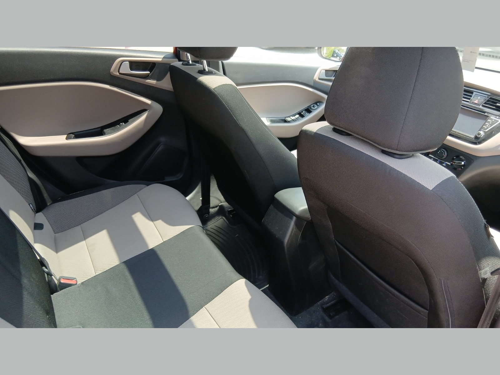 2017 Benzin + LPG Otomatik Hyundai i20 Kırmızı Yükseliş Nakil Araçları Turizm Ticaret ve Sanayi Anonim Şirketi