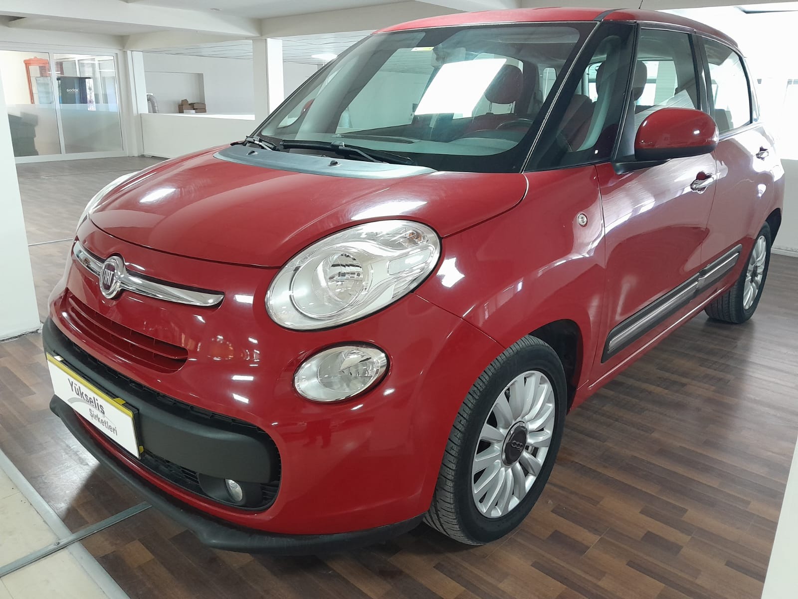 2015 Dizel Otomatik Fiat 500 L Kırmızı Yükseliş Nakil Araçları Turizm Ticaret ve Sanayi Anonim Şirketi
