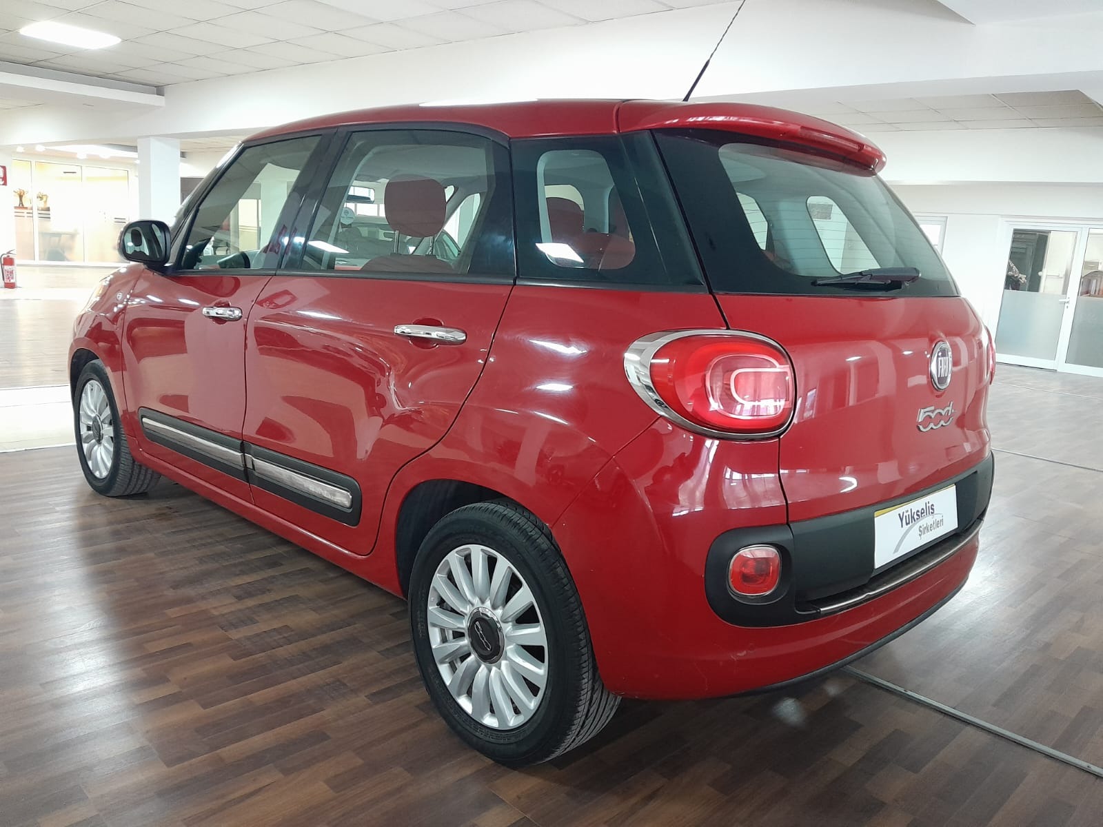 2015 Dizel Otomatik Fiat 500 L Kırmızı Yükseliş Nakil Araçları Turizm Ticaret ve Sanayi Anonim Şirketi