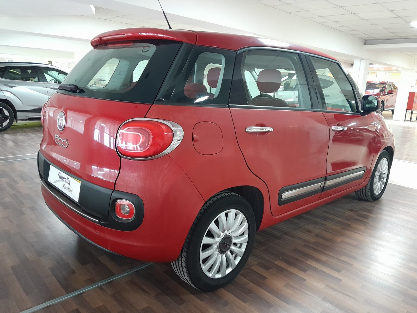 2015 Dizel Otomatik Fiat 500 L Kırmızı Yükseliş Nakil Araçları Turizm Ticaret ve Sanayi Anonim Şirketi