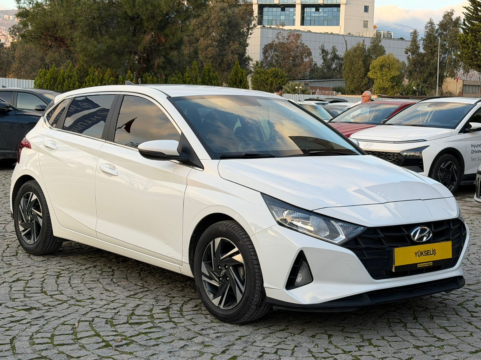 2023 Benzin Otomatik Hyundai i20 Beyaz Yükseliş Nakil Araçları Turizm Ticaret ve Sanayi Anonim Şirketi