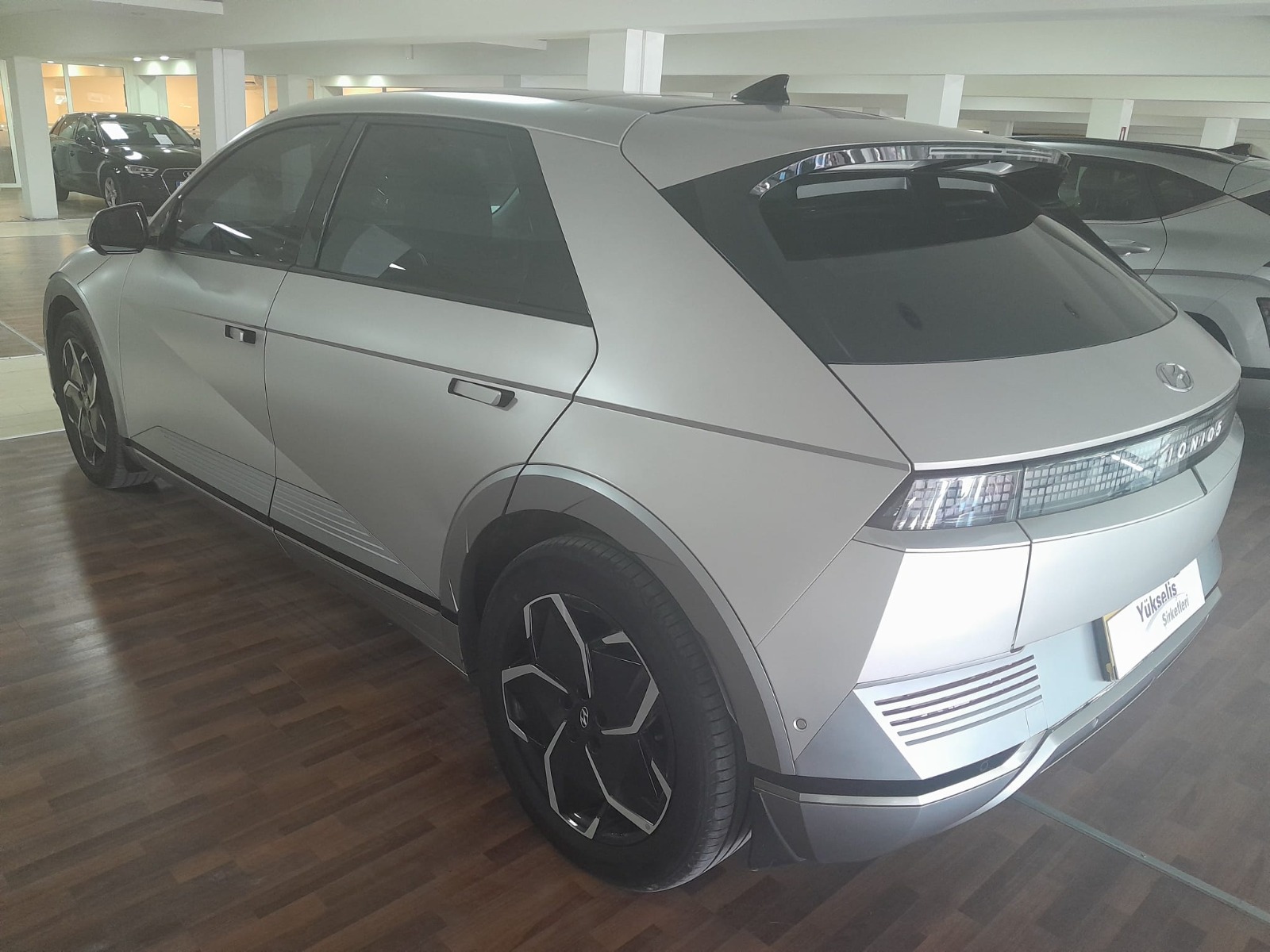 2.El Hyundai Ioniq 5 Crossover 125kW 4x2 Progressive Otomatik | Otomatik & Elektrik | Gri | İzmir.2el 2023 Elektrik Otomatik Hyundai Ioniq 5 Gri Yükseliş Nakil Araçları Turizm Ticaret ve Sanayi Anonim Şirketi