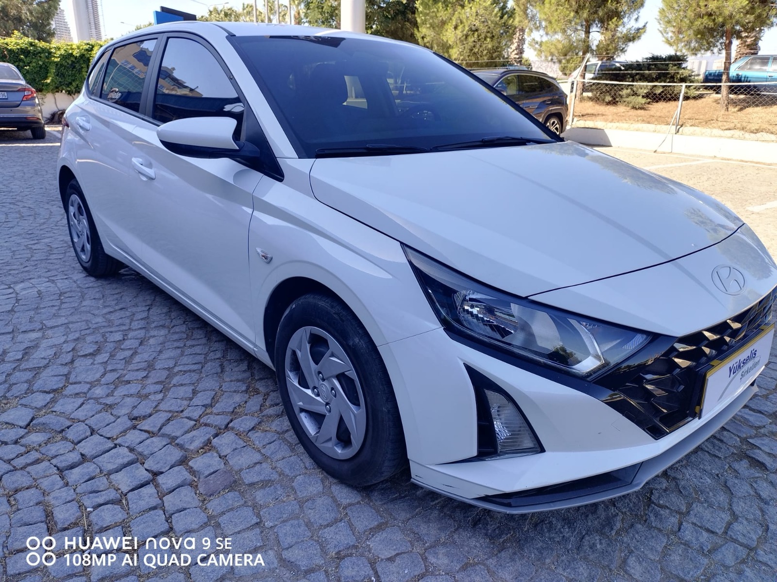 2021 Benzin Otomatik Hyundai i20 Beyaz Yükseliş Nakil Araçları Turizm Ticaret ve Sanayi Anonim Şirketi