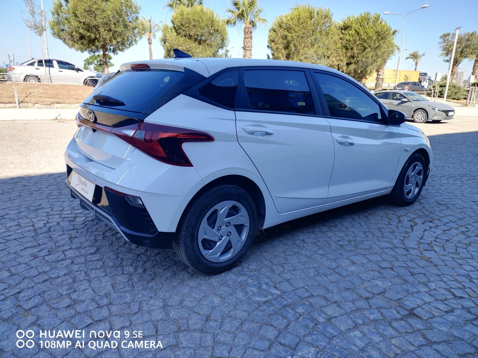 2021 Benzin Otomatik Hyundai i20 Beyaz Yükseliş Nakil Araçları Turizm Ticaret ve Sanayi Anonim Şirketi