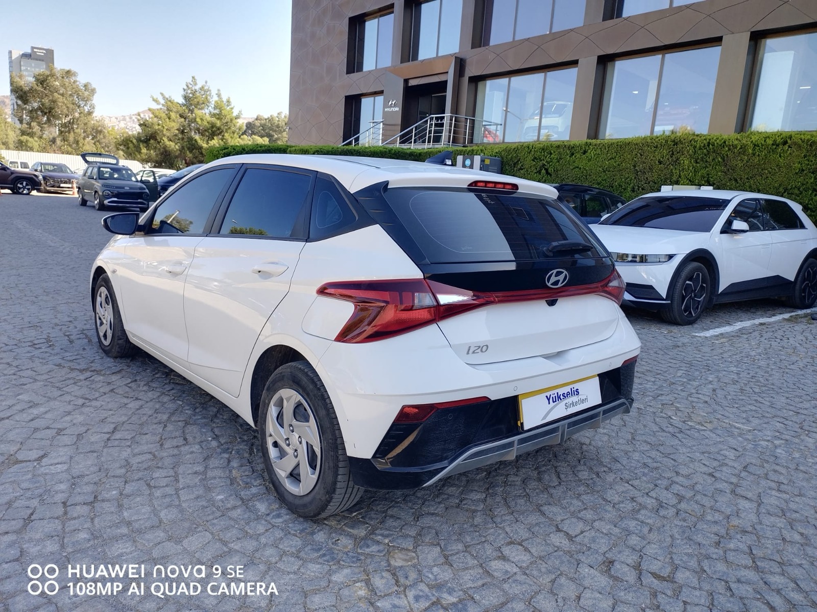 2021 Benzin Otomatik Hyundai i20 Beyaz Yükseliş Nakil Araçları Turizm Ticaret ve Sanayi Anonim Şirketi