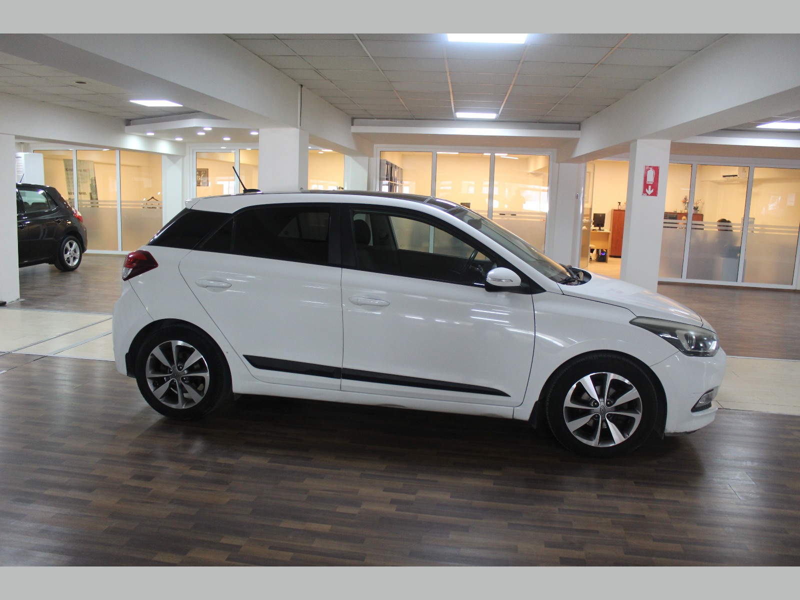 2016 Benzin Otomatik Hyundai i20 Beyaz Yükseliş Nakil Araçları Turizm Ticaret ve Sanayi Anonim Şirketi