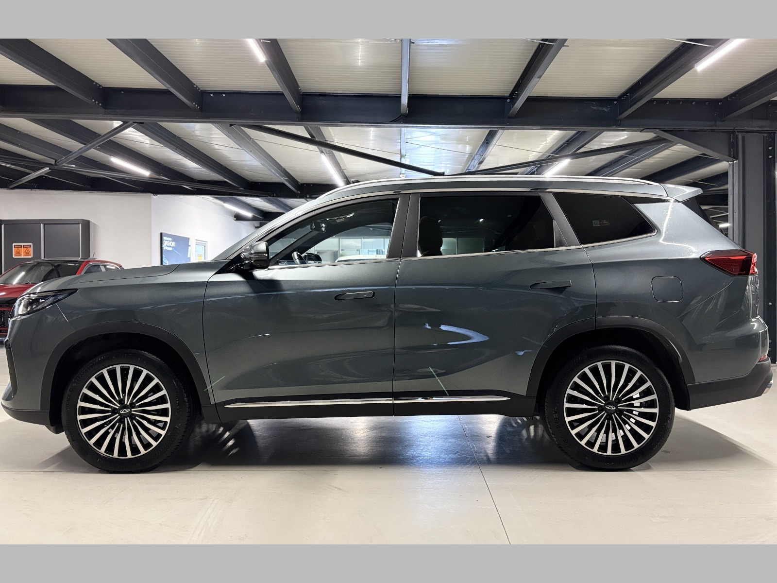 2025 Benzin Otomatik Chery Tiggo 8 Gri Yüzbaşıoğlu Otomotiv Mam. San ve Tic A.Ş.