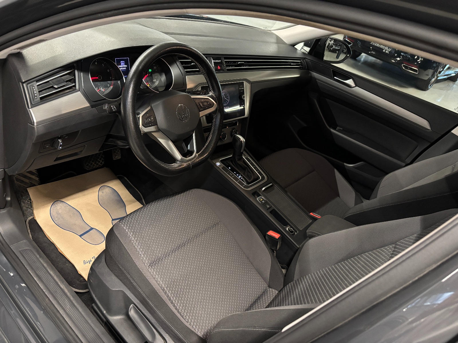 2021 Benzin Otomatik Volkswagen Passat Gri Yüzbaşıoğlu Otomotiv Mam. San ve Tic A.Ş.