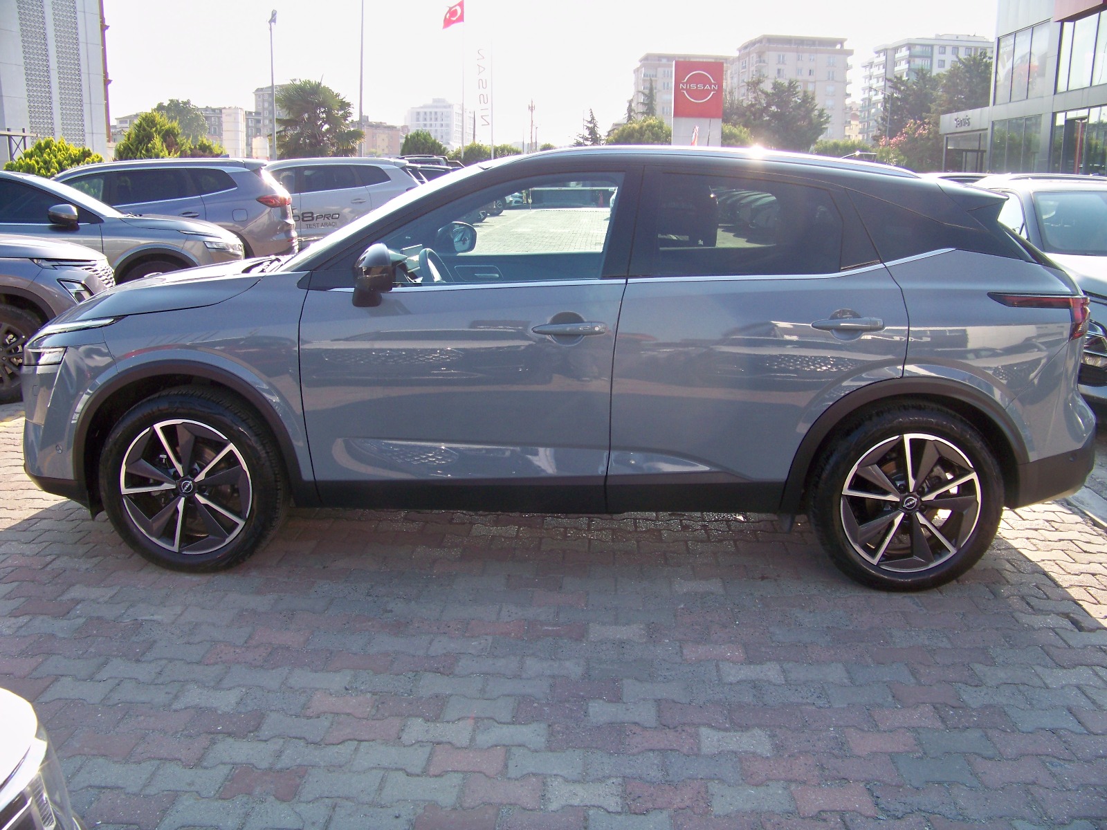 2023 MHEV Otomatik Nissan Qashqai Gri Yüzbaşıoğlu Otomotiv Mam. San ve Tic A.Ş.