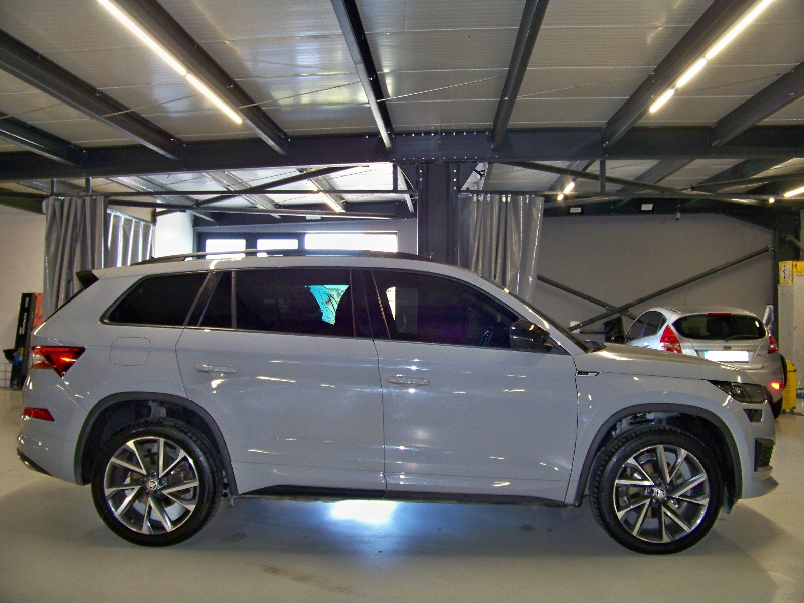2023 Benzin Otomatik Skoda Kodiaq Gri Yüzbaşıoğlu Otomotiv Mam. San ve Tic A.Ş.