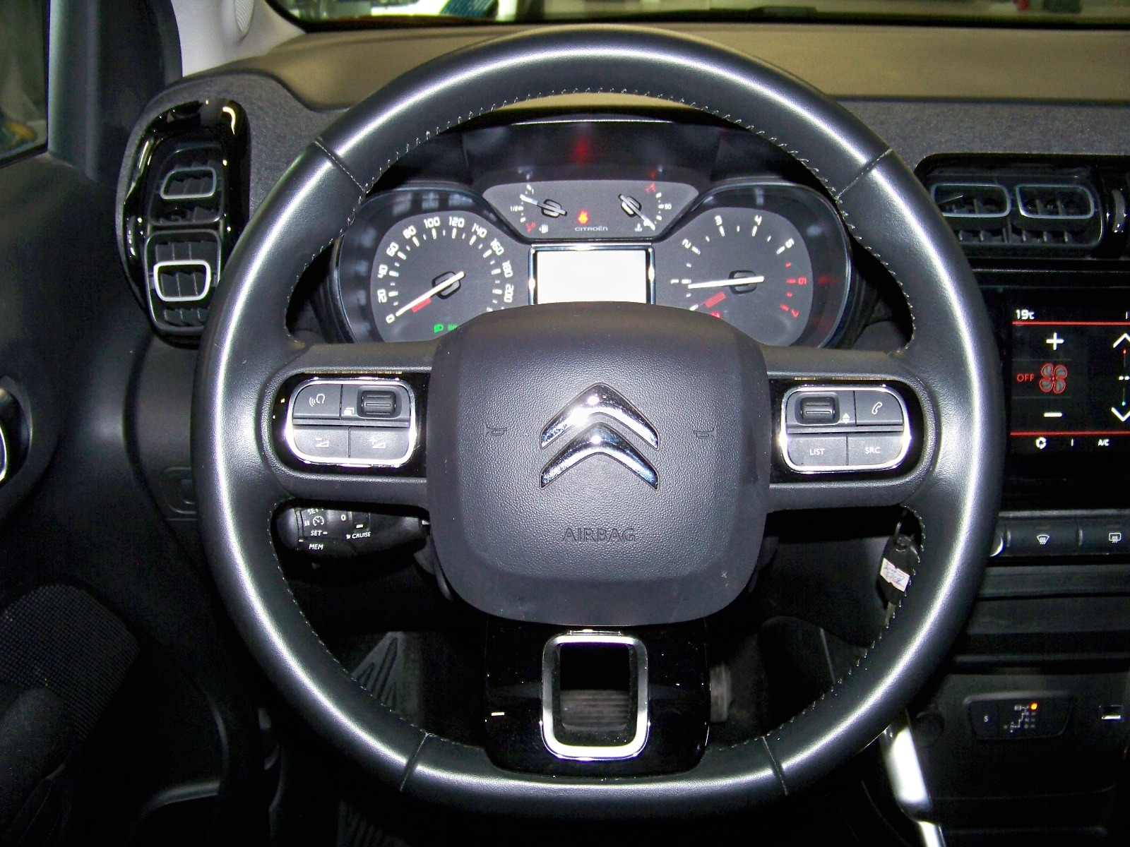 2021 Dizel Otomatik Citroen C3 AirCross Kırmızı Yüzbaşıoğlu Otomotiv Mam. San ve Tic A.Ş.