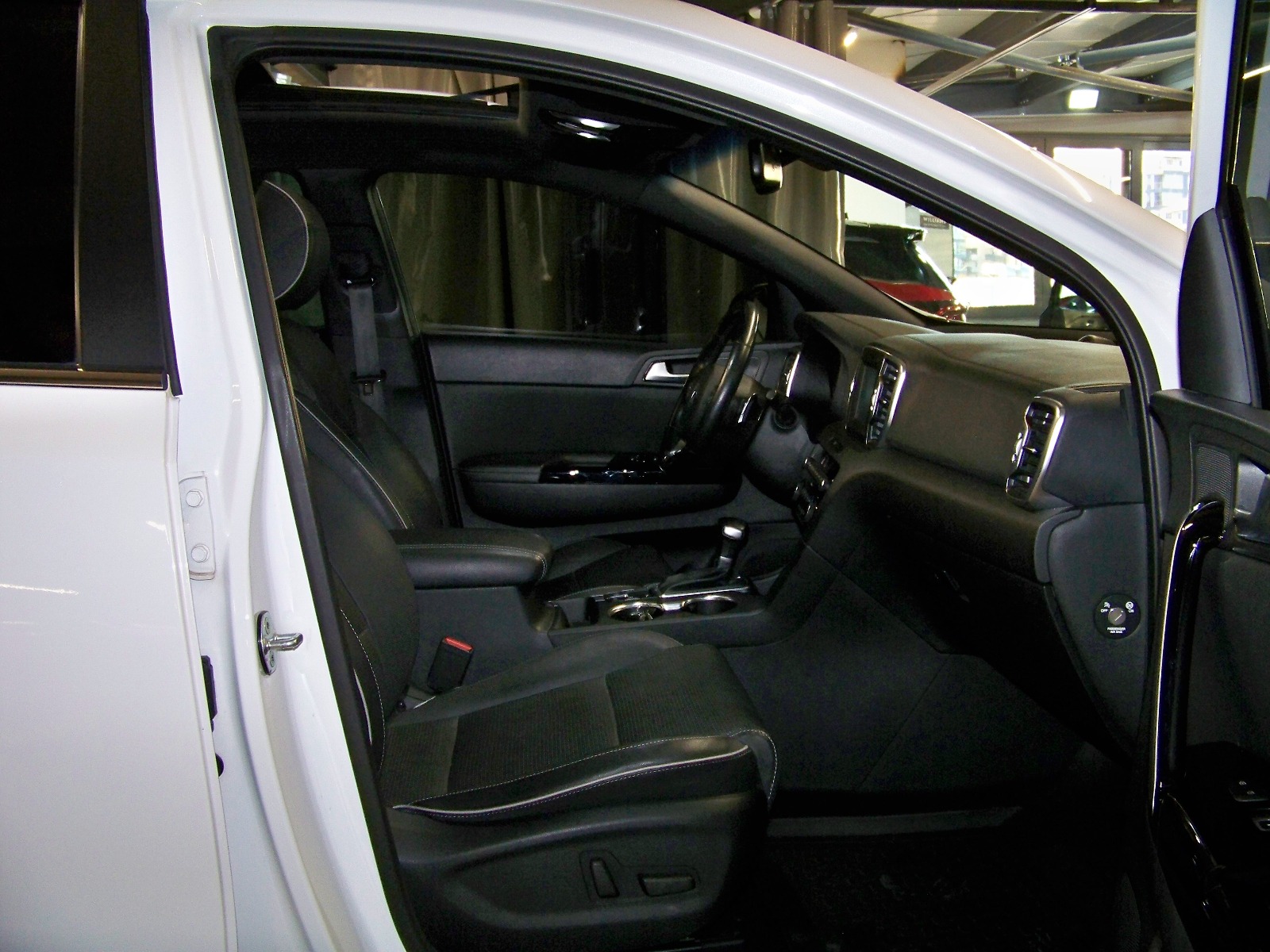 2016 Benzin Otomatik Kia Sportage Beyaz Yüzbaşıoğlu Otomotiv Mam. San ve Tic A.Ş.