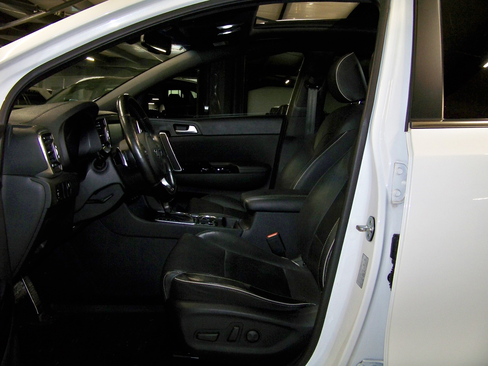 2016 Benzin Otomatik Kia Sportage Beyaz Yüzbaşıoğlu Otomotiv Mam. San ve Tic A.Ş.