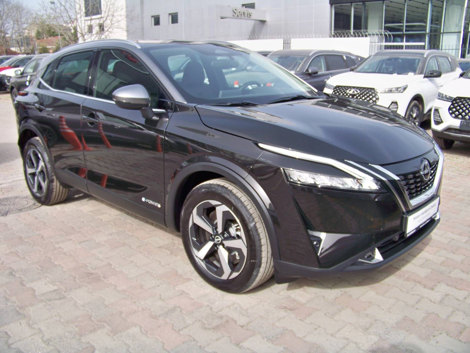 2023 Hybrid Otomatik Nissan Qashqai Siyah Yüzbaşıoğlu Otomotiv Mam. San ve Tic A.Ş.