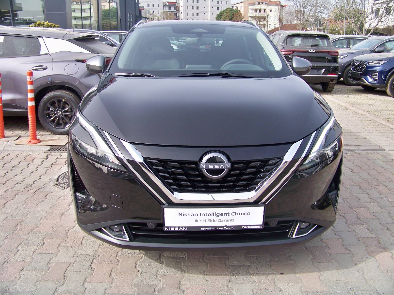 2023 Hybrid Otomatik Nissan Qashqai Siyah Yüzbaşıoğlu Otomotiv Mam. San ve Tic A.Ş.