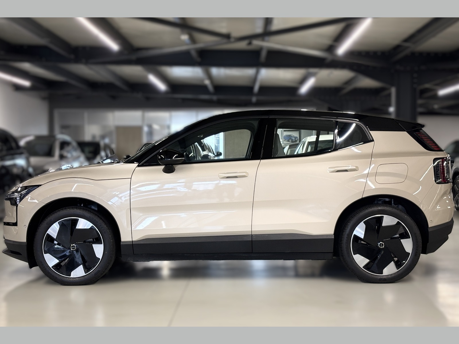 2025 Elektrik Otomatik Volvo EX30 Kahverengi Yüzbaşıoğlu Otomotiv Mam. San ve Tic A.Ş.