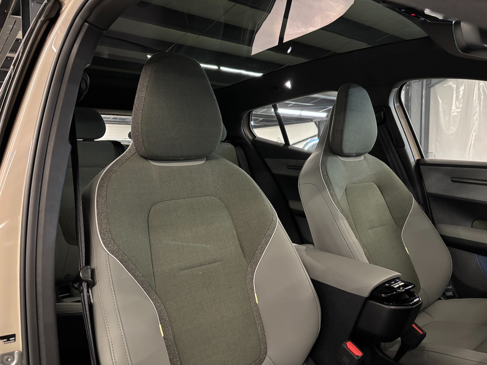 2025 Elektrik Otomatik Volvo EX30 Kahverengi Yüzbaşıoğlu Otomotiv Mam. San ve Tic A.Ş.