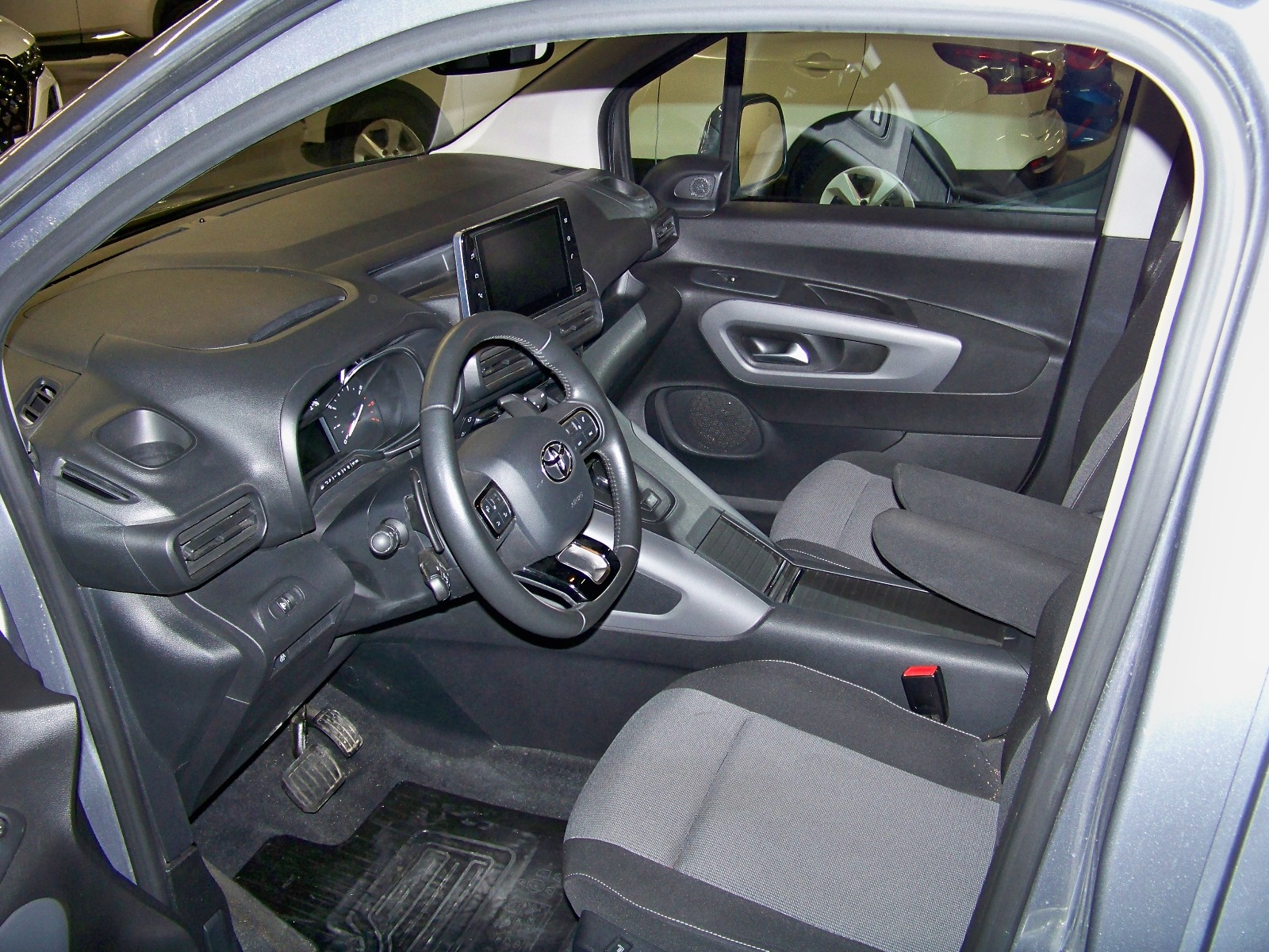 2022 Dizel Otomatik Toyota Proace City Gri Yüzbaşıoğlu Otomotiv Mam. San ve Tic A.Ş.