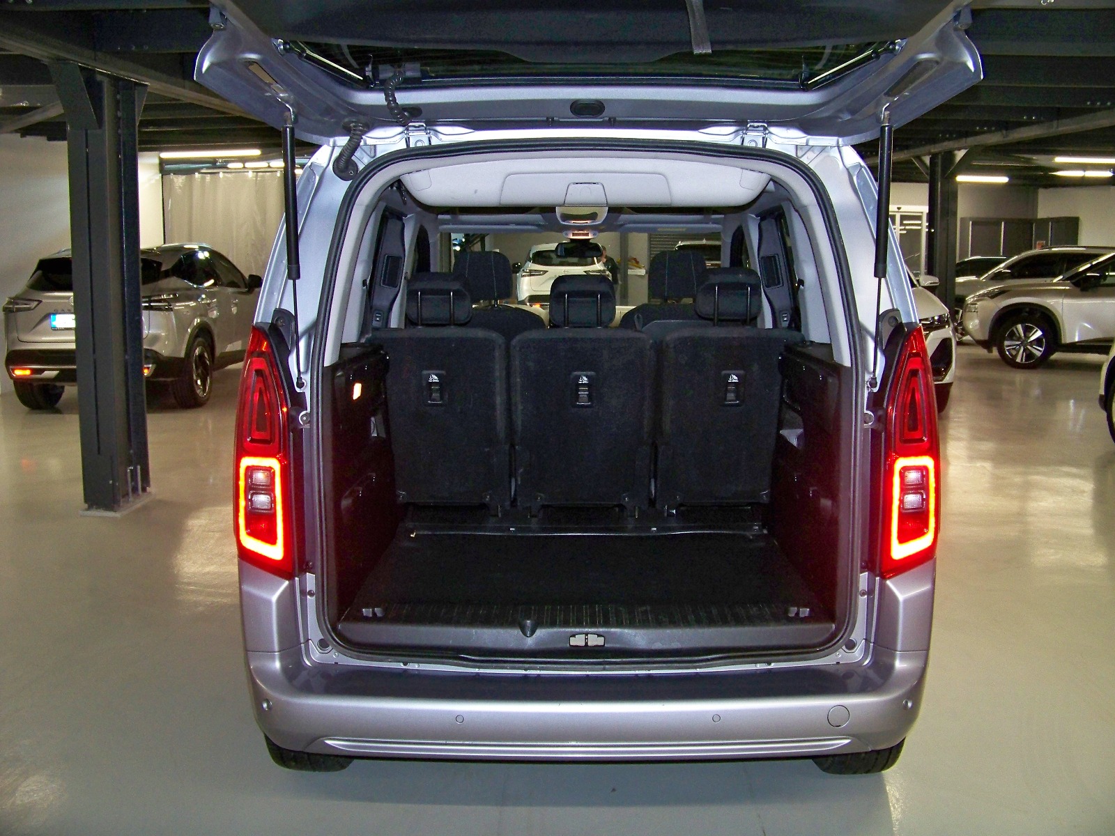 2022 Dizel Otomatik Toyota Proace City Gri Yüzbaşıoğlu Otomotiv Mam. San ve Tic A.Ş.