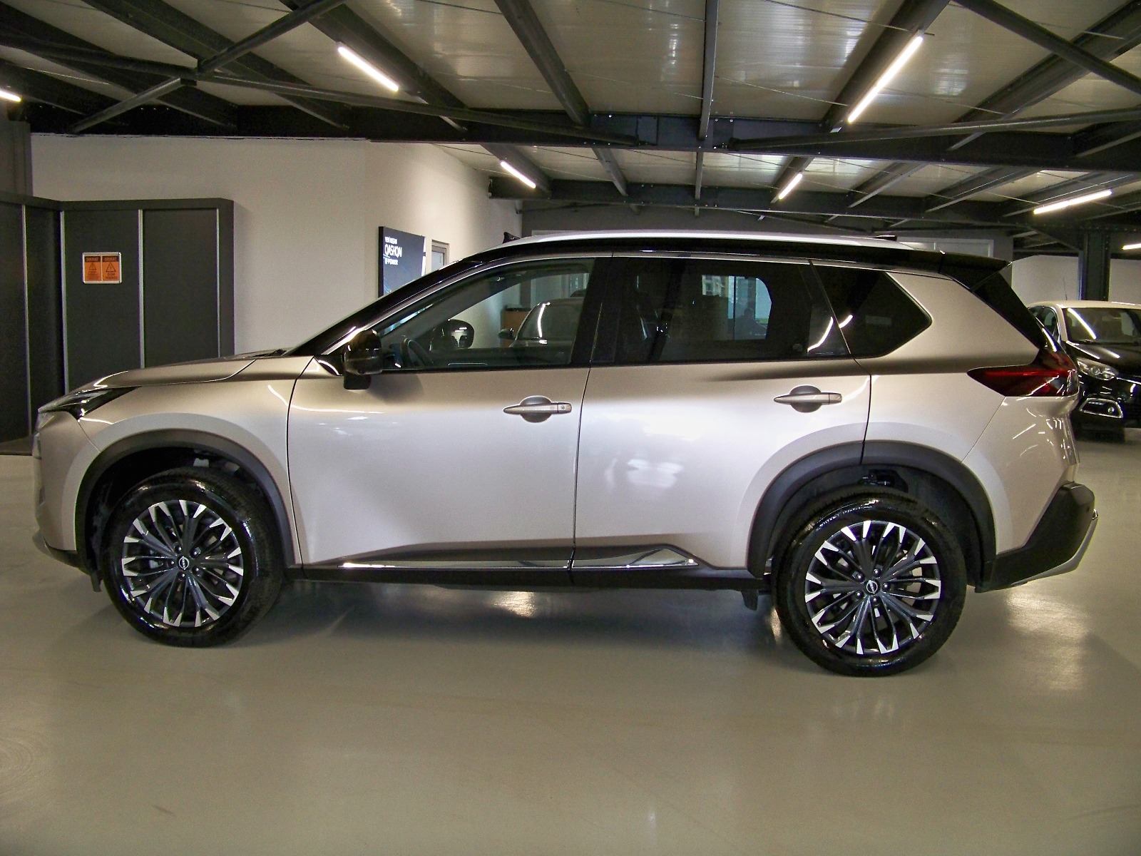 2024 MHEV Otomatik Nissan X-Trail Gümüş Gri Yüzbaşıoğlu Otomotiv Mam. San ve Tic A.Ş.