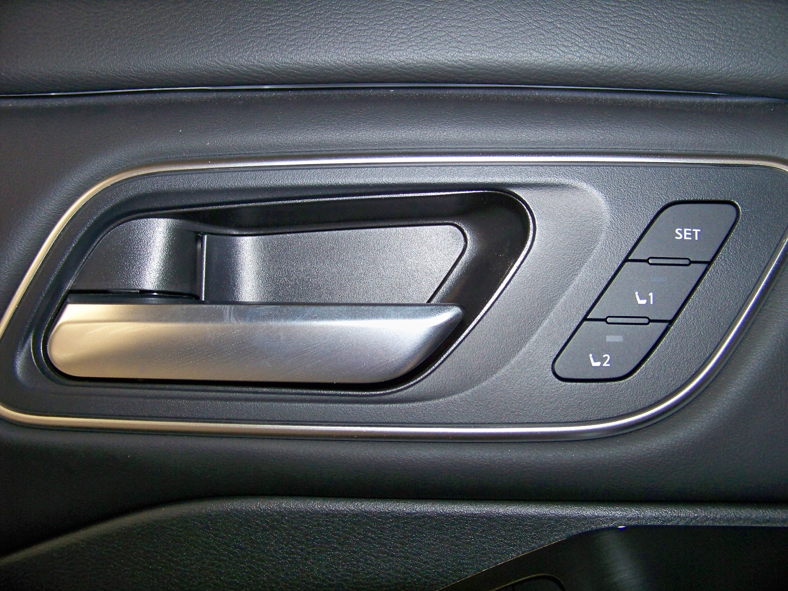 2024 MHEV Otomatik Nissan X-Trail Gümüş Gri Yüzbaşıoğlu Otomotiv Mam. San ve Tic A.Ş.