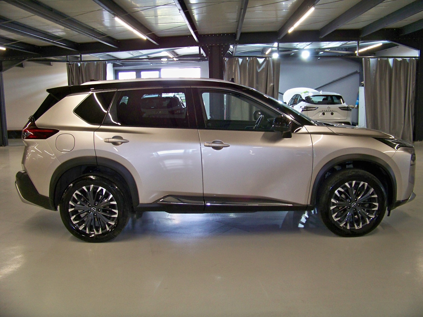 2024 MHEV Otomatik Nissan X-Trail Gümüş Gri Yüzbaşıoğlu Otomotiv Mam. San ve Tic A.Ş.