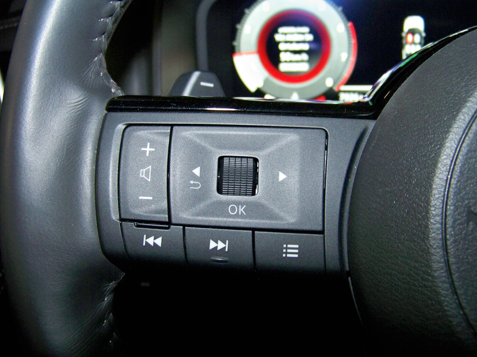 2024 MHEV Otomatik Nissan X-Trail Gümüş Gri Yüzbaşıoğlu Otomotiv Mam. San ve Tic A.Ş.
