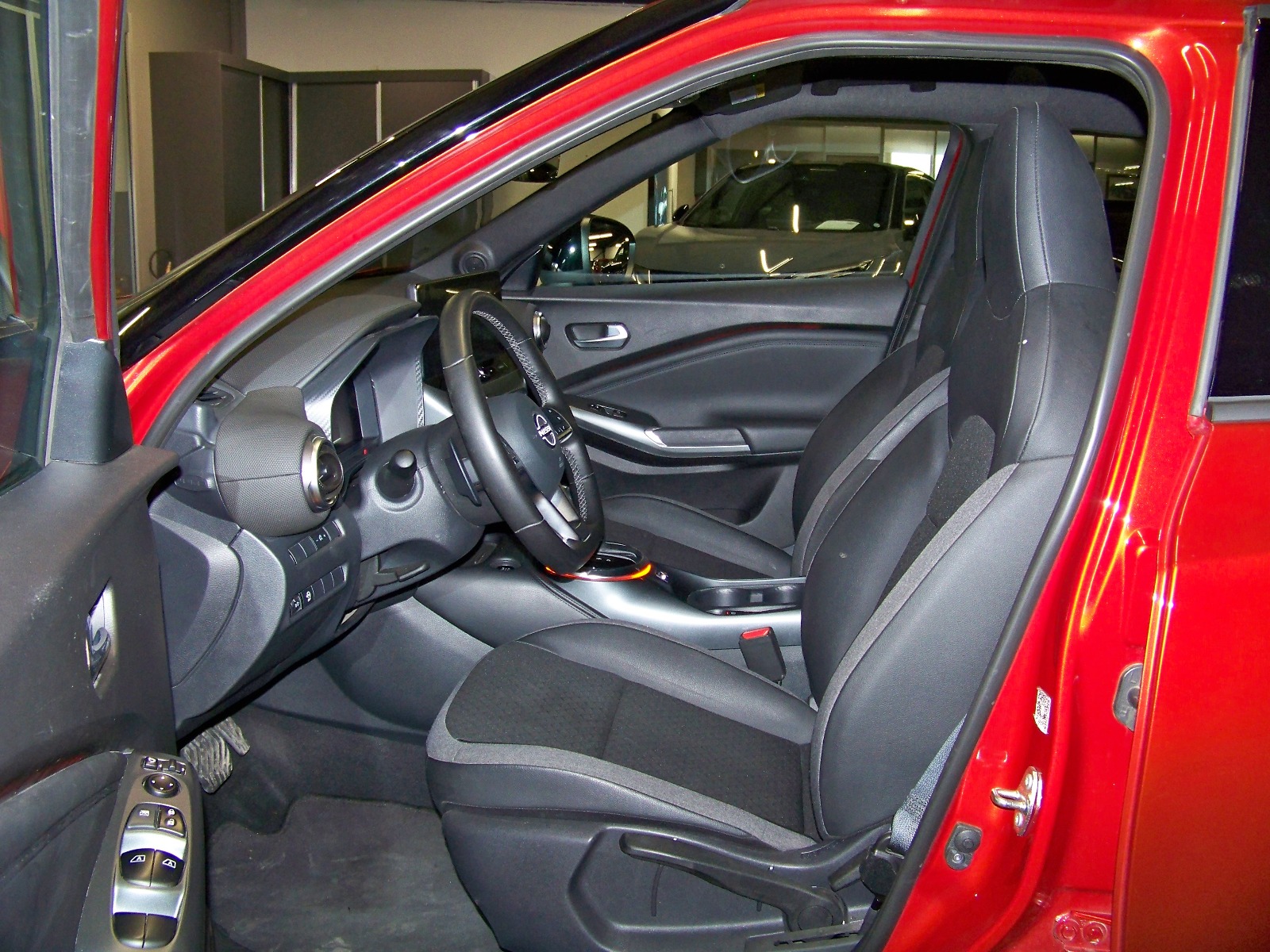 2025 Benzin Otomatik Nissan Juke Kırmızı Yüzbaşıoğlu Otomotiv Mam. San ve Tic A.Ş.