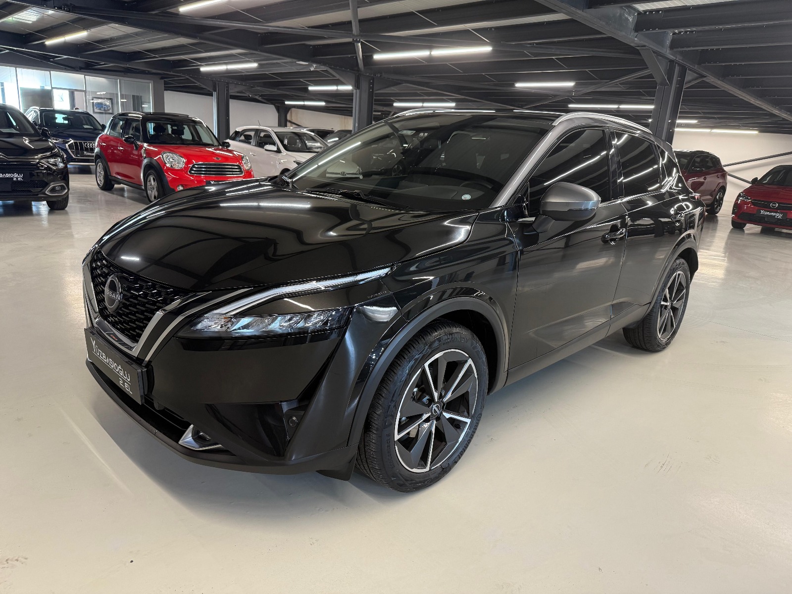 2023 MHEV Otomatik Nissan Qashqai Siyah Yüzbaşıoğlu Otomotiv Mam. San ve Tic A.Ş.