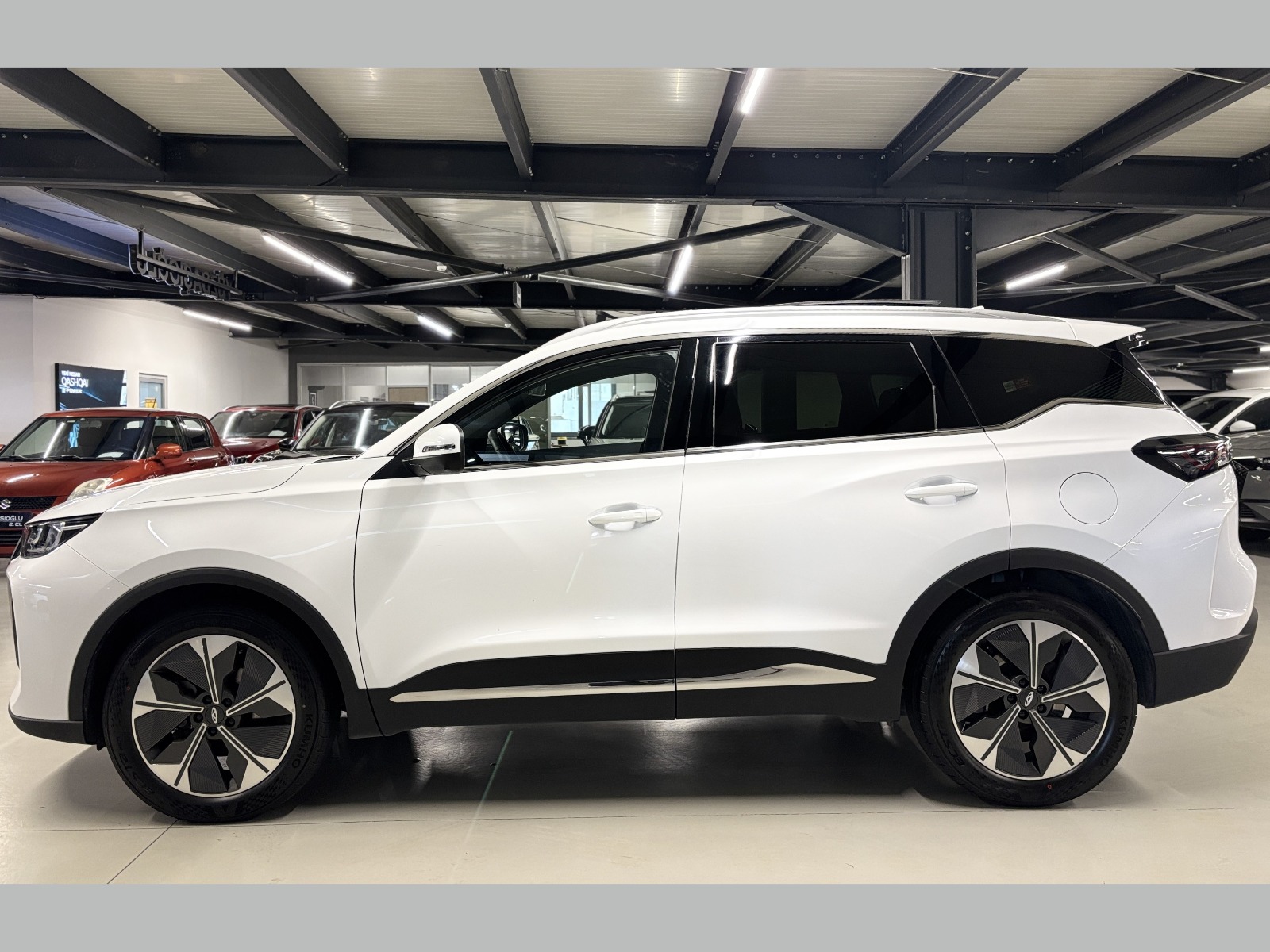 2025 Benzin Otomatik Chery Tiggo 7 Beyaz Yüzbaşıoğlu Otomotiv Mam. San ve Tic A.Ş.