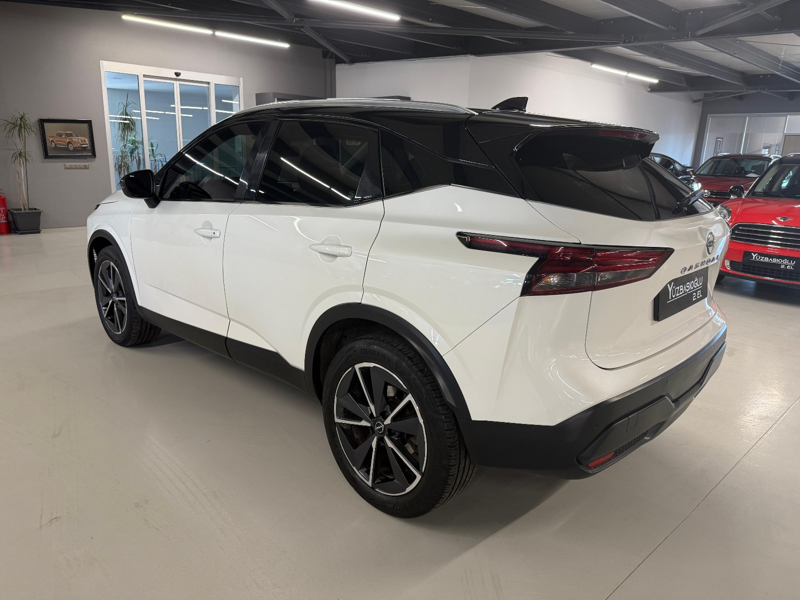 2022 MHEV Otomatik Nissan Qashqai Beyaz Yüzbaşıoğlu Otomotiv Mam. San ve Tic A.Ş.