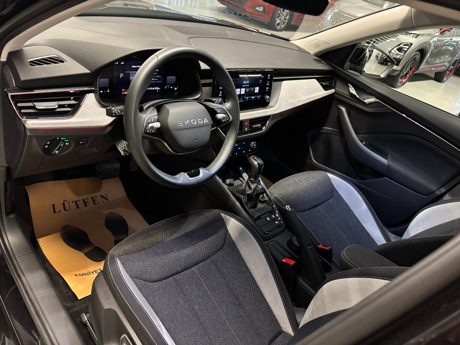 2025 Benzin Otomatik Skoda Kamiq Siyah Yüzbaşıoğlu Otomotiv Mam. San ve Tic A.Ş.