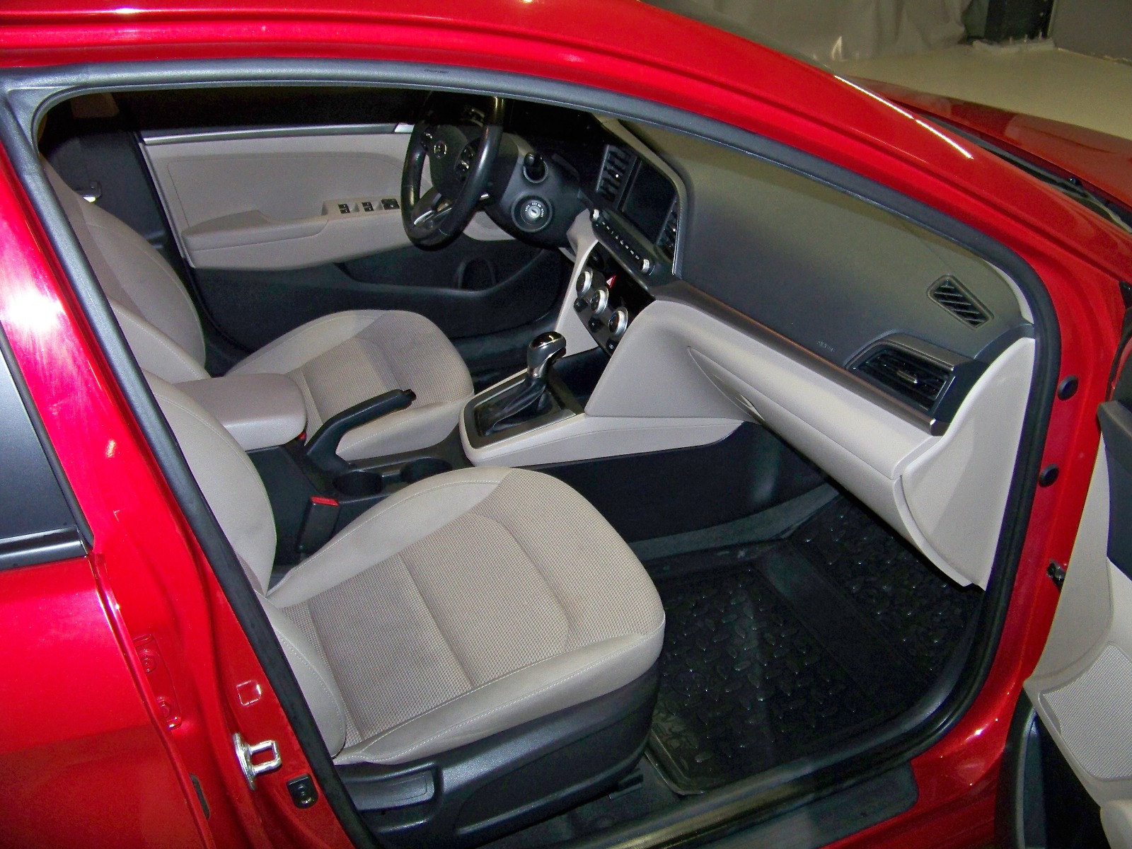 2019 Benzin Otomatik Hyundai Elantra Kırmızı Yüzbaşıoğlu Otomotiv Mam. San ve Tic A.Ş.