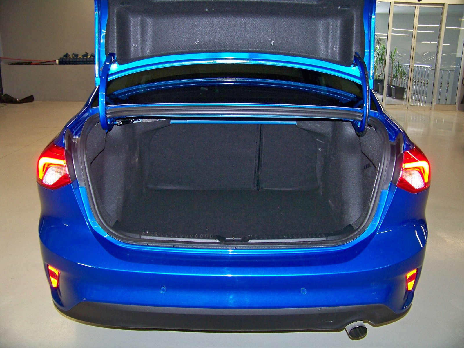 2024 Dizel Otomatik Ford Focus Mavi Yüzbaşıoğlu Otomotiv Mam. San ve Tic A.Ş.