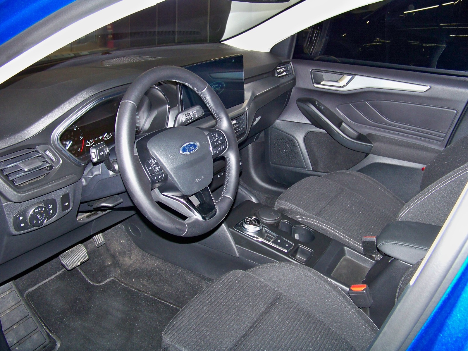 2024 Dizel Otomatik Ford Focus Mavi Yüzbaşıoğlu Otomotiv Mam. San ve Tic A.Ş.