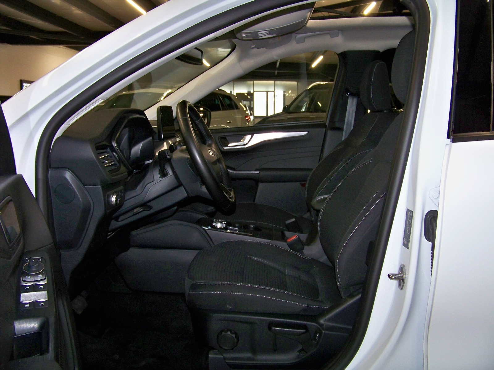 2023 Benzin Otomatik Ford Kuga Beyaz Yüzbaşıoğlu Otomotiv Mam. San ve Tic A.Ş.