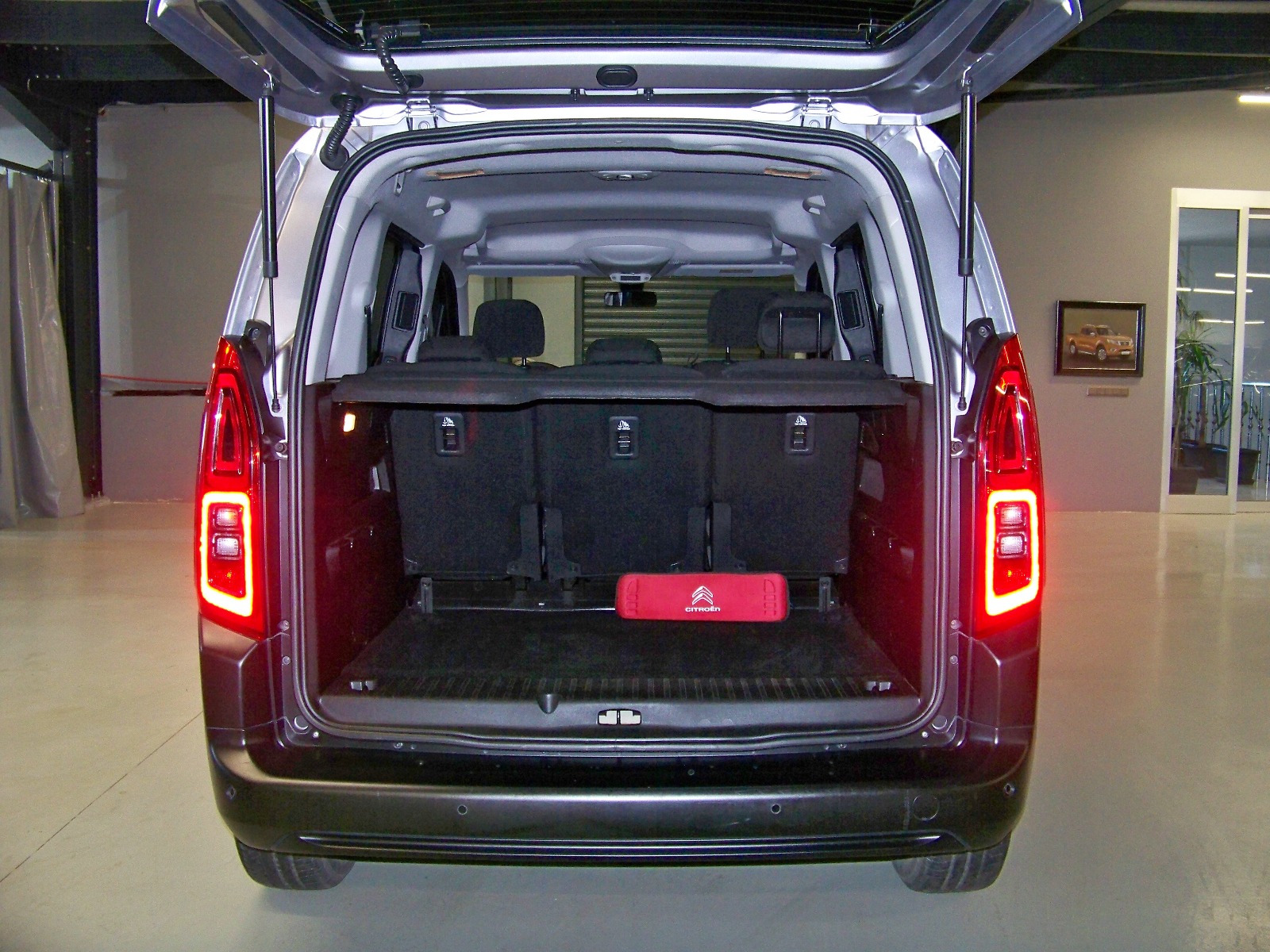 2022 Dizel Otomatik Citroen Berlingo Gri Yüzbaşıoğlu Otomotiv Mam. San ve Tic A.Ş.